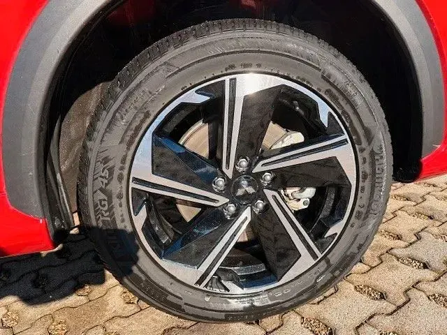 Używany Mitsubishi Eclipse Cross Select 188 KM (138 kW) 2025 Czerwony SUV