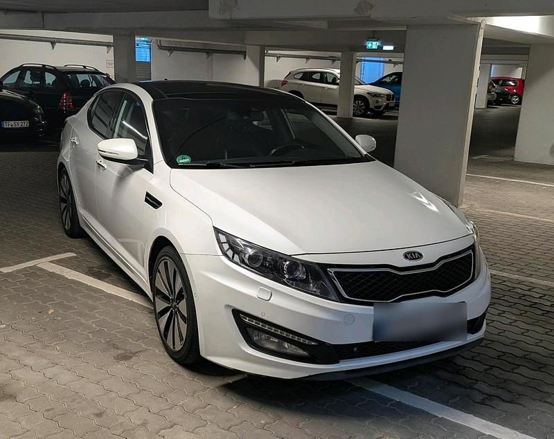Weiß Gebraucht 2012 Kia Optima Edition 7 Limousine | 11.200 € (Etwas zu teuer) - Bild 1/4