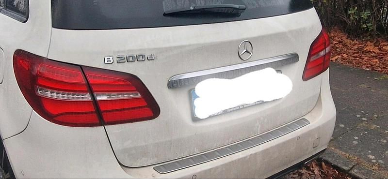 Gebraucht Mercedes B200 AMG 130 PS (95 kW) 2017 Weiß Van / Kleinbus