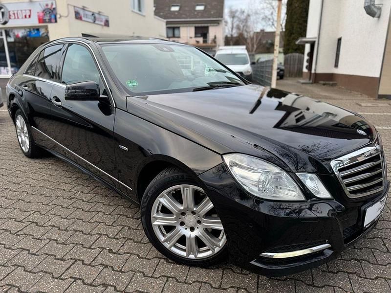 Gebraucht Mercedes E300 231 PS (169 kW) 2012 Obsidianschwarz  metalliclack Limousine