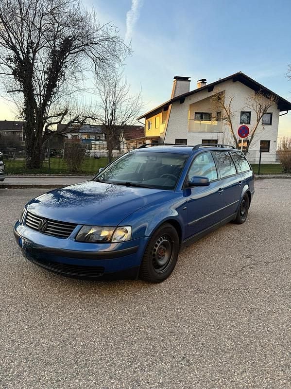 Gebraucht VW Passat 125 PS (91 kW) 1999 Blau Kombi