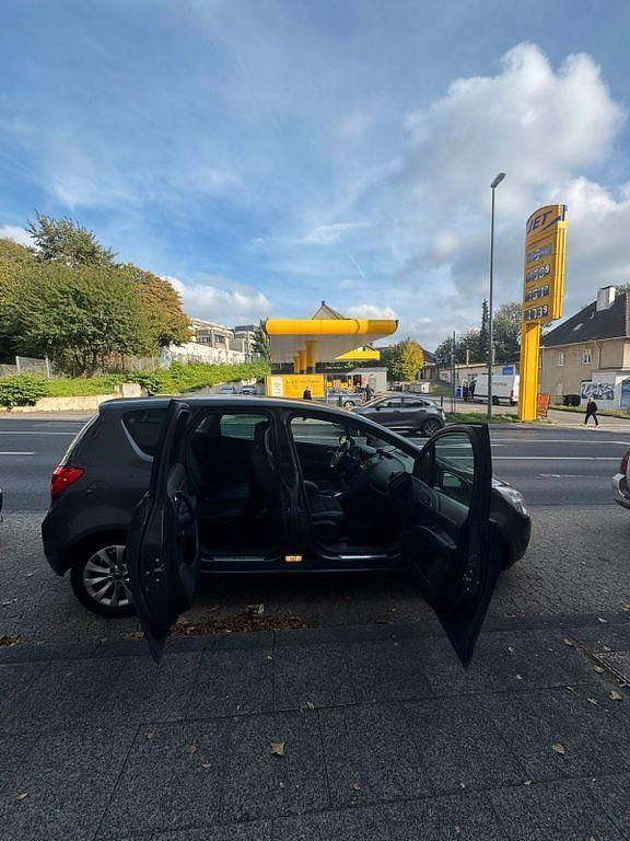 Gebraucht Opel Meriva Edition 110 PS (80 kW) 2013 Grau Van / Kleinbus