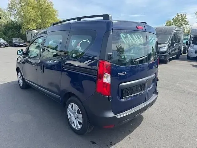 Używany Dacia Dokker 102 KM (75 kW) 2019 Niebieski Minivan