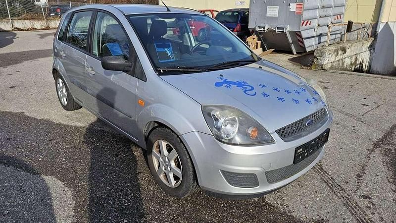 Gebraucht Ford Fiesta 60 PS (44 kW) 2007 Silber Kleinwagen