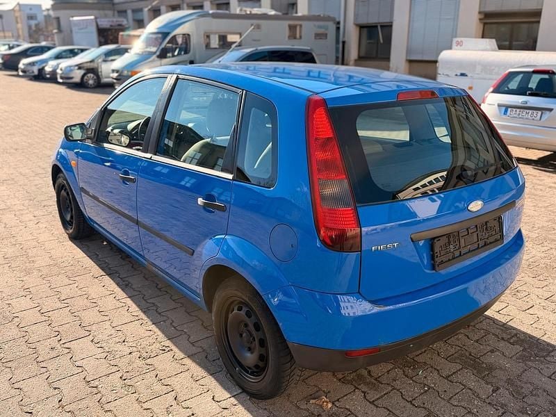 Gebraucht Ford Fiesta 60 PS (44 kW) 2003 Blau Kleinwagen
