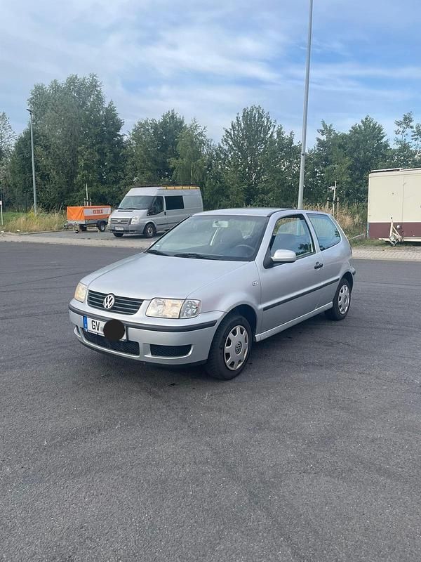 Silber Gebraucht 2001 VW Polo Kleinwagen | 1.490 € (Fairer Preis) - Bild 1/4