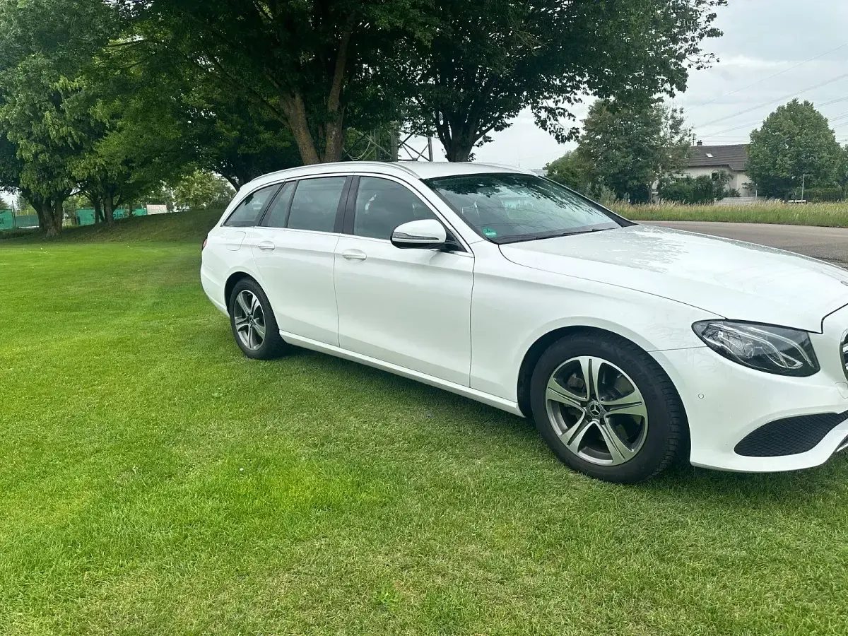 Gebraucht Mercedes E200 197 PS (144 kW) 2020 Weiß Kombi