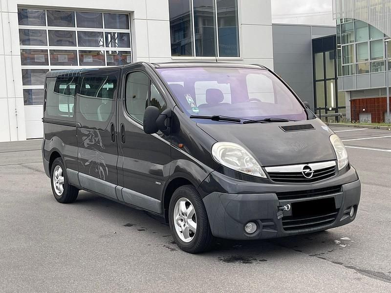 Schwarz Gebraucht 2007 Opel Vivaro Van | 3.399 € - Bild 1/4