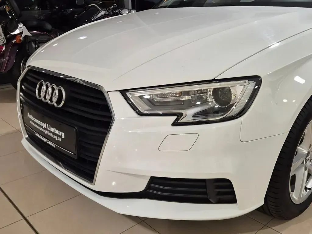 Gebraucht Audi A3 Design 116 PS (85 kW) 2019 Weiß Limousine