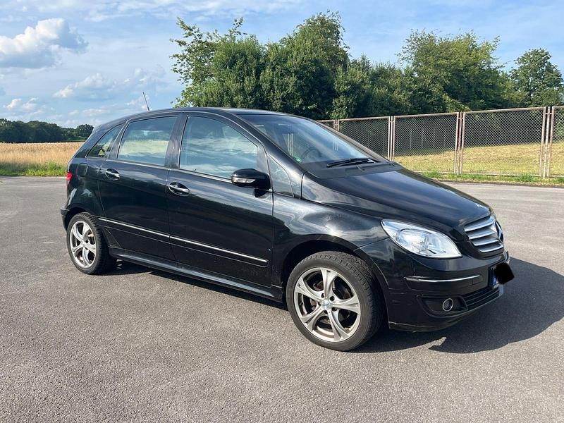 Gebraucht Mercedes B150 95 PS (69 kW) 2008 Schwarz Van / Kleinbus