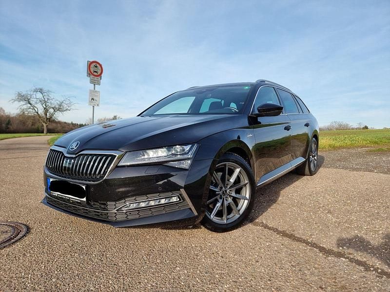 Schwarz Gebraucht 2019 Skoda Superb LAURIN & KLEMENT Kombi | 21.199 € (Superpreis) - Bild 1/4