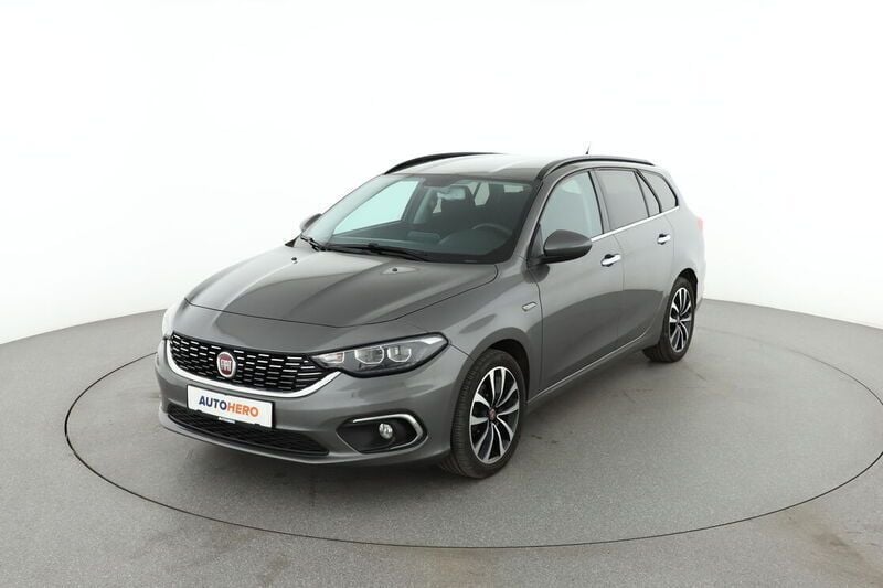 Grau Gebraucht 2017 Fiat Tipo Lounge Kombi | 11.940 € (Fairer Preis) - Bild 1/4