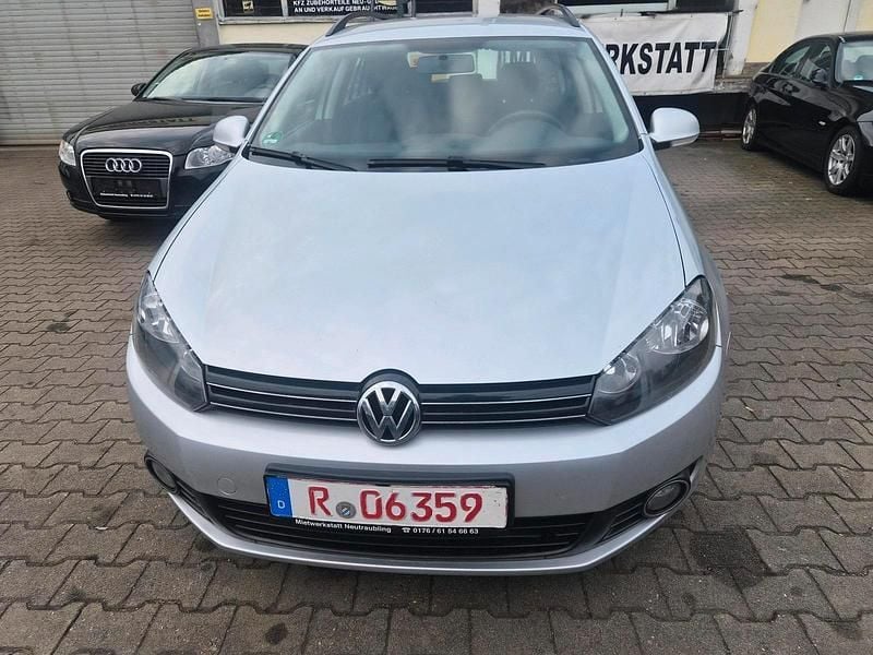 Gebraucht VW Golf VII 105 PS (77 kW) 2012 Silber Kombi