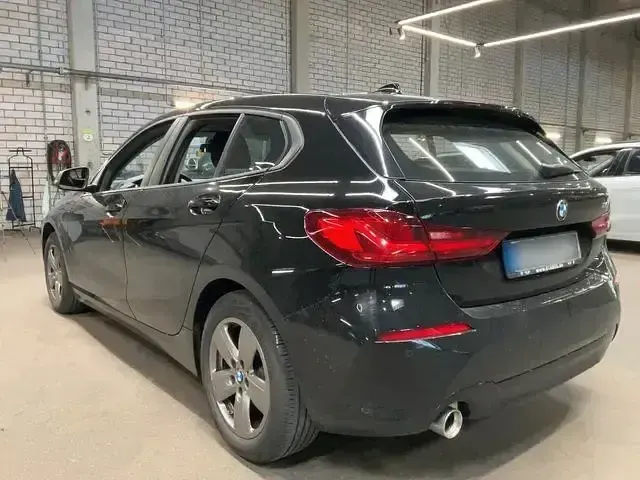 Gebraucht BMW 118 Advantage 136 PS (100 kW) 2023 Schwarz Kleinwagen