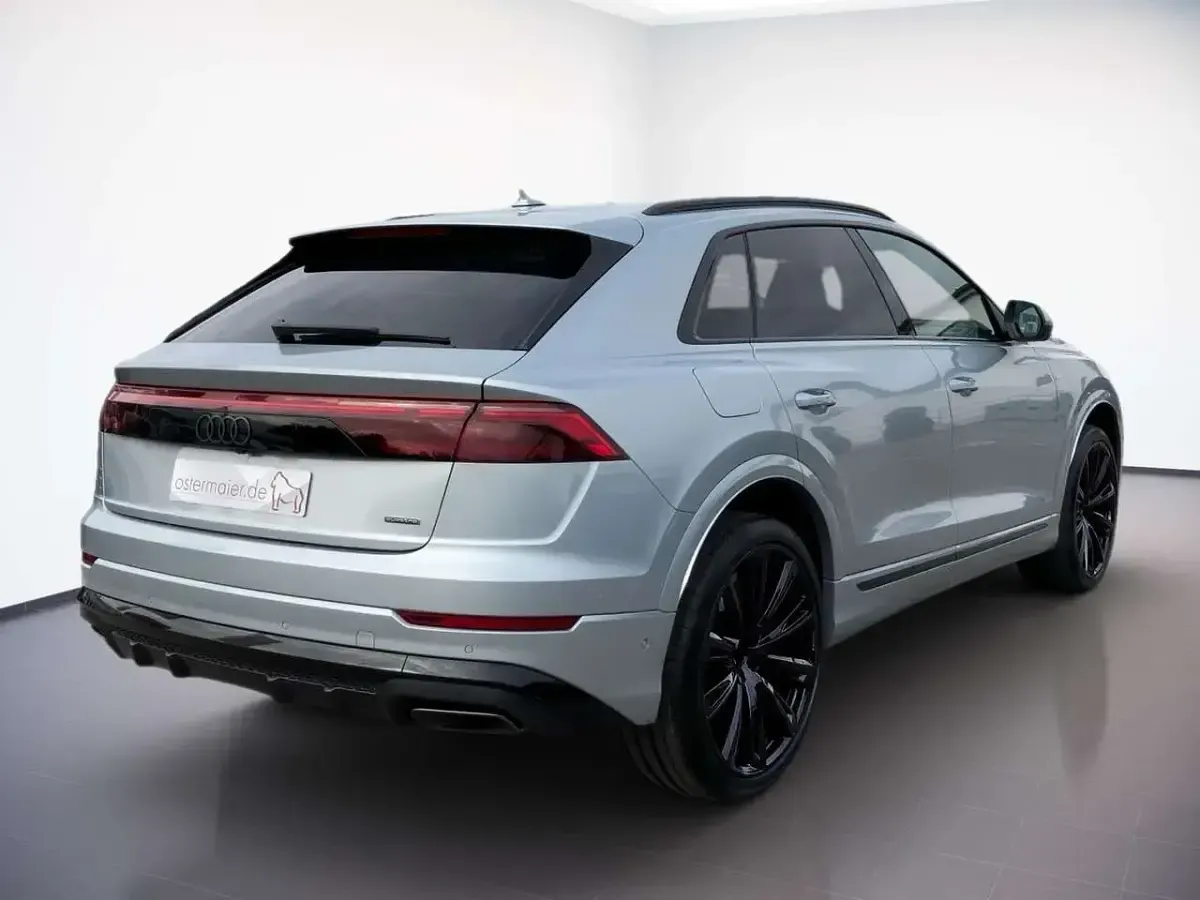 Gebraucht Audi Q8 S-Line 286 PS (210 kW) 2026 Satellitsilber SUV
