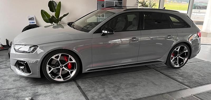 Second-hand Audi RS4 Competition 450 CP (330 kW) 2023 Gri Break