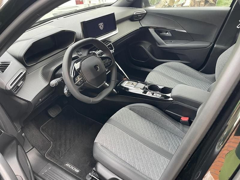 Gebraucht Peugeot 2008 Allure 131 PS (96 kW) 2024 Grau SUV