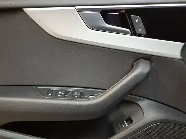 Gebraucht Audi A4 Advanced 204 PS (150 kW) 2024 Blau Kombi