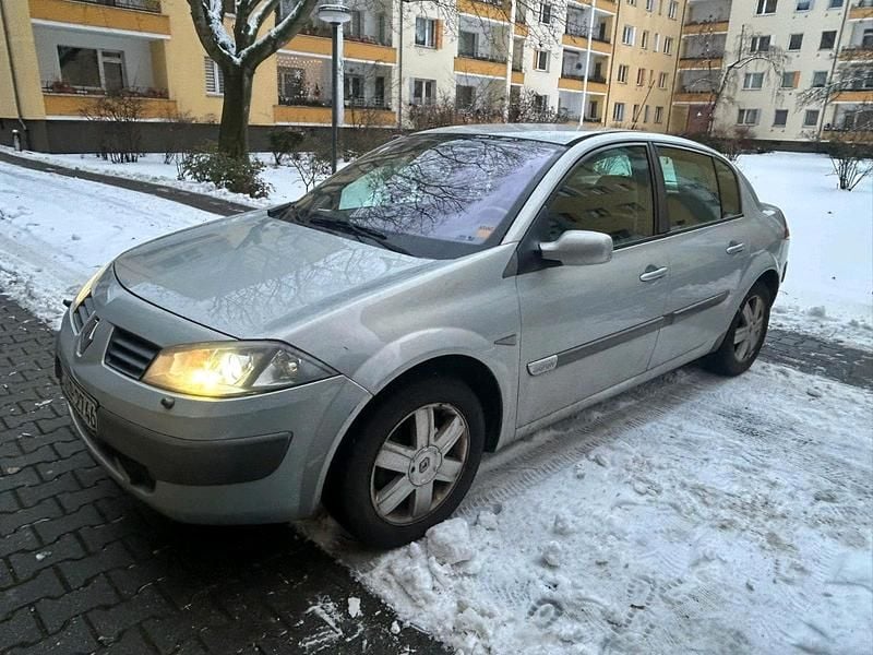 Gebraucht 2004 Renault Mégane II Limousine | 2.200 € - Bild 1/4