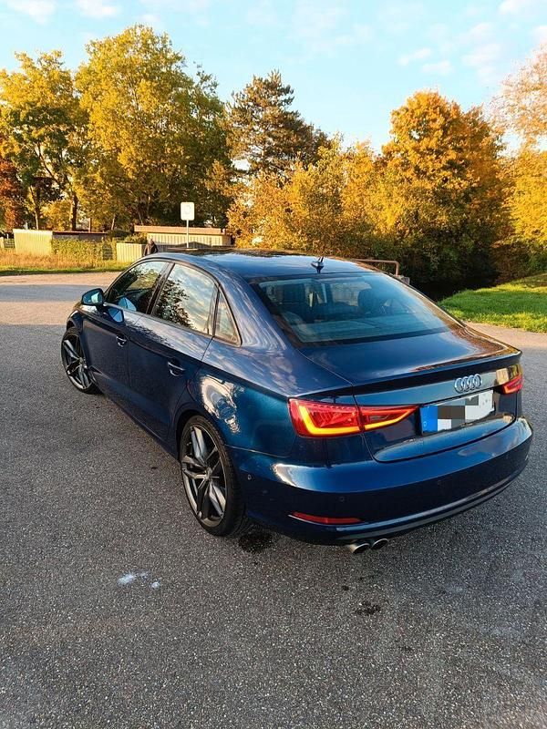 Używany Audi A3 Ambiente 179 KM (131 kW) 2014 Niebieski Sedan/Limuzyna