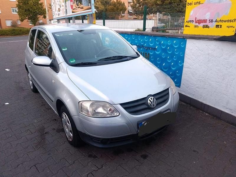 Silber Gebraucht 2007 VW Fox Kleinwagen | 1.000 € (Fairer Preis) - Bild 1/4