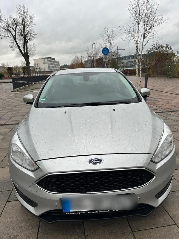 Silber Gebraucht 2016 Ford Focus Limousine | 7.500 € (Etwas zu teuer) - Bild 1/4