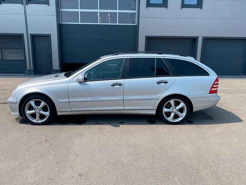 Iridiumsilber Gebraucht 2006 Mercedes C200 Kombi | 3.300 € (Fairer Preis) - Bild 1/4