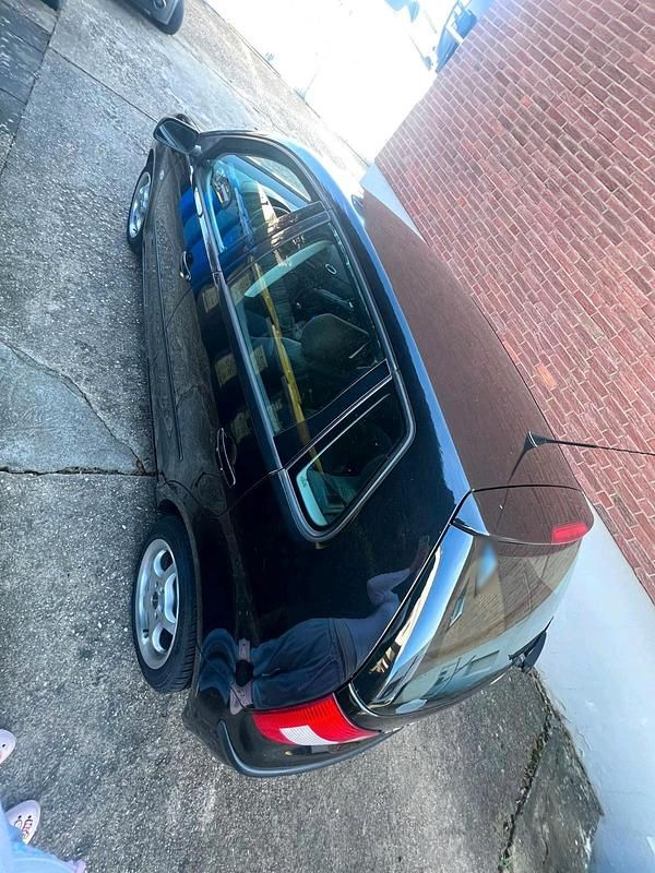 Gebraucht VW Polo Comfortline 64 PS (47 kW) 2003 Schwarz Limousine