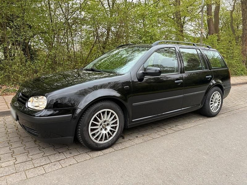 Second-hand VW Golf IV 105 CP (77 kW) 2000 Negru Break