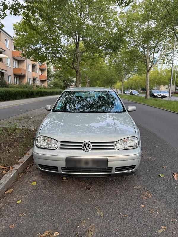 Silber Gebraucht 2000 VW Golf IV Kleinwagen | 1.500 € (Superpreis) - Bild 1/4