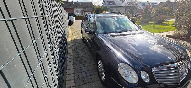 Gebraucht Mercedes E280 231 PS (169 kW) 2008 Blau Kombi
