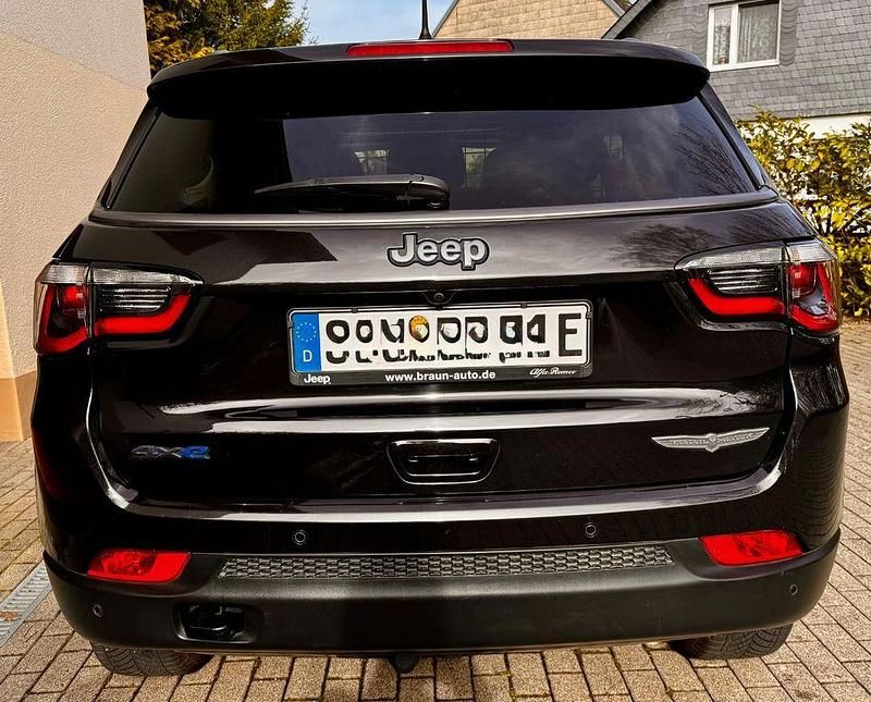 Gebraucht Jeep Compass Trailhawk 241 PS (177 kW) 2020 Schwarz SUV