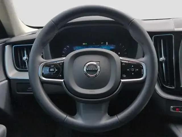 Gebraucht Volvo XC60 145 PS (106 kW) 2022 SUV