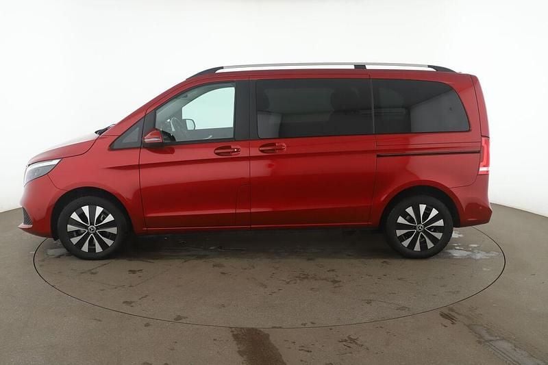 Gebraucht Mercedes V220 Edition 163 PS (119 kW) 2023 Rot Van / Kleinbus