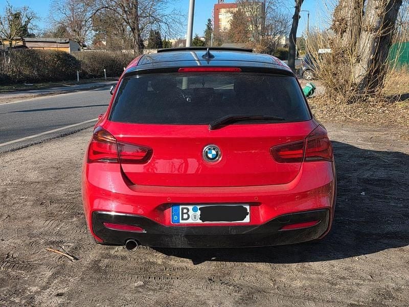 Gebraucht BMW 118 Shadowline 136 PS (100 kW) 2019 Rot Kleinwagen