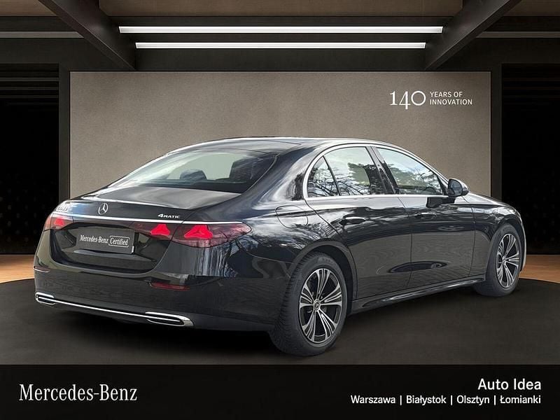 Gebraucht Mercedes E220 197 PS (144 kW) 2024 Schwarz Limousine