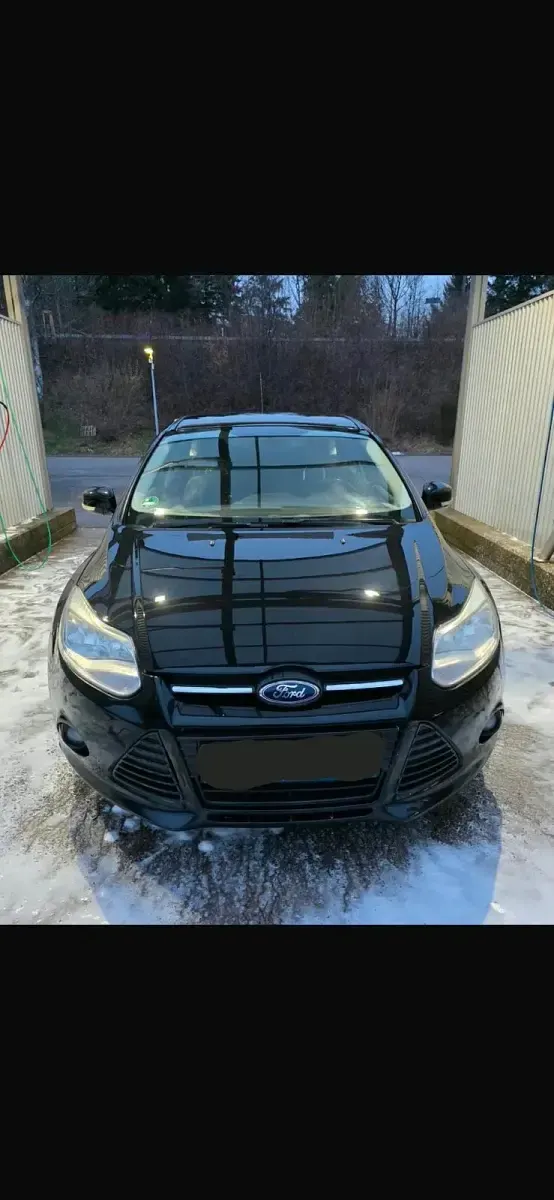 Używany Ford Focus 100 KM (73 kW) 2014 Sedan/Limuzyna