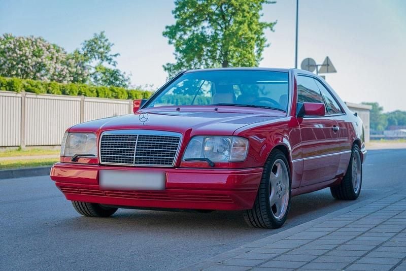 Second-hand Mercedes E320 220 CP (161 kW) 1994 Roșu Coupe
