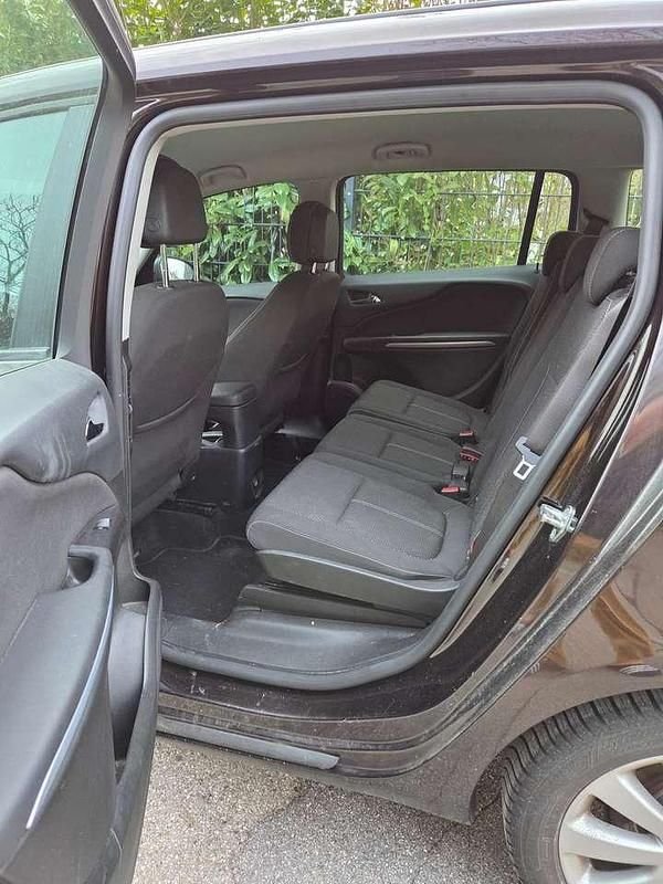 Gebraucht Opel Zafira Tourer 140 PS (102 kW) 2013 Braun Van / Kleinbus