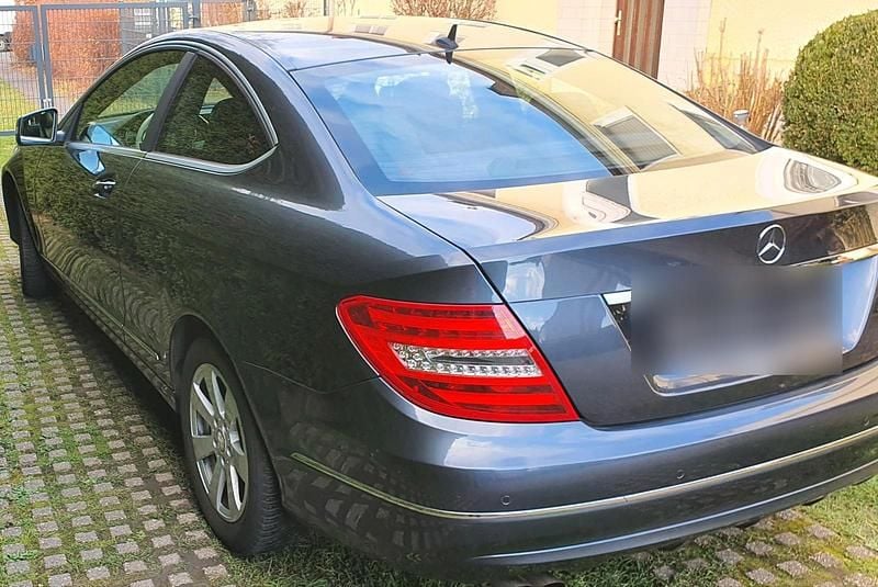 Gebraucht Mercedes C180 156 PS (114 kW) 2012 Grau Coupé