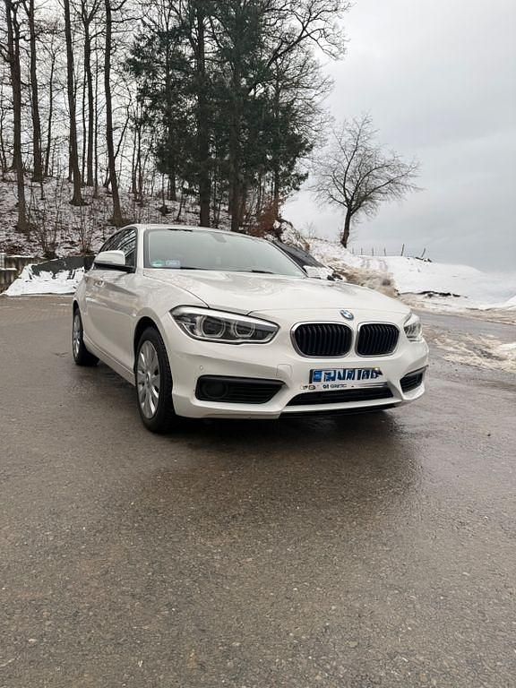Gebraucht BMW 120 Advantage 190 PS (139 kW) 2015 Weiß Kleinwagen