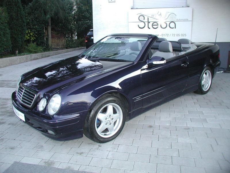 Blau Gebraucht 2002 Mercedes CLK230 Cabrio | 9.660 € (Teuer) - Bild 1/4
