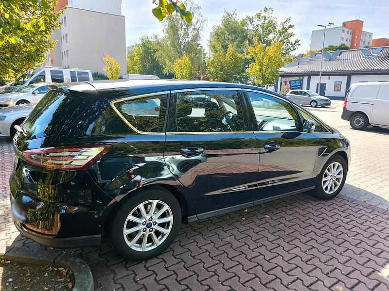 Gebraucht Ford S-MAX Titanium 150 PS (110 kW) 2016 Schwarz Van / Kleinbus