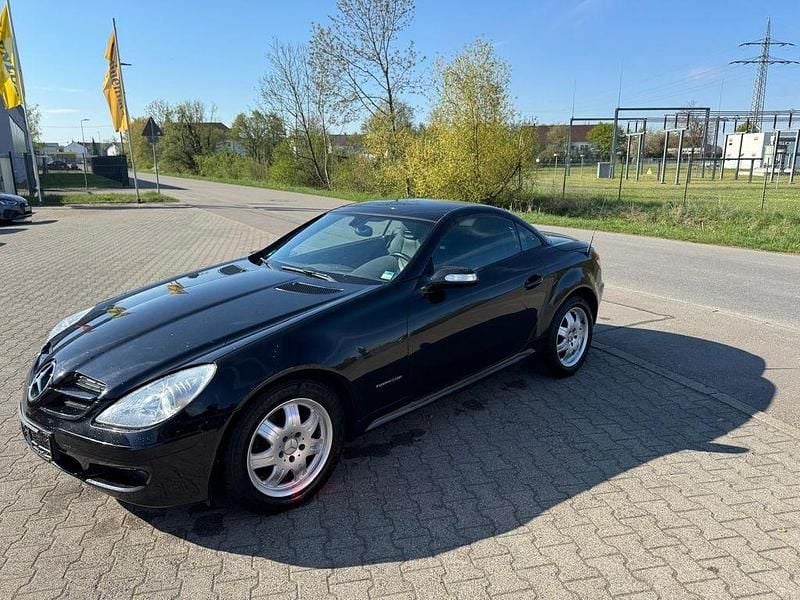 Schwarz Gebraucht 2005 Mercedes SLK200 Cabrio | 5.300 € (Fairer Preis) - Bild 1/4
