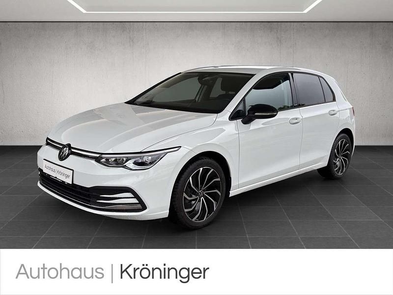 Pure white Gebraucht 2024 VW Golf VIII Move Limousine | 25.480 € (Fairer Preis) - Bild 1/4