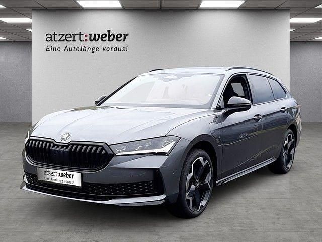Graphitegrau metallic Neu 2025 Skoda Superb SportLine Kombi | 54.990 € (Teuer) - Bild 1/4