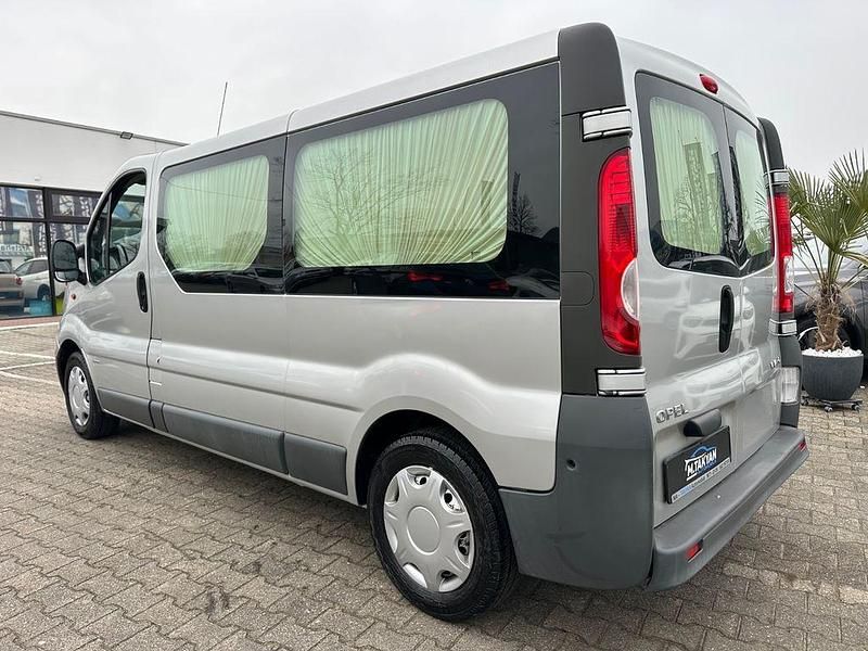 Gebraucht Opel Vivaro 90 PS (66 kW) 2006 Silber Van / Kleinbus