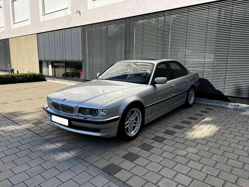Silber Gebraucht 2000 BMW 735 M Sport Limousine | 23.990 € - Bild 1/4
