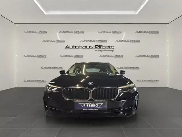 Używany BMW 520 Performance 204 KM (150 kW) 2022 Czarny Kombi
