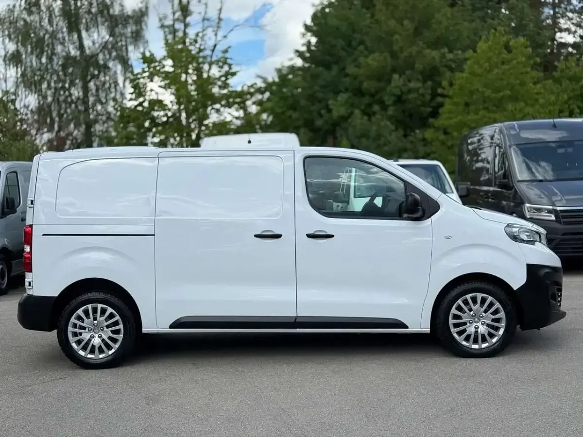 Gebraucht Peugeot Expert Premium 144 PS (105 kW) 2022 Weiß Van